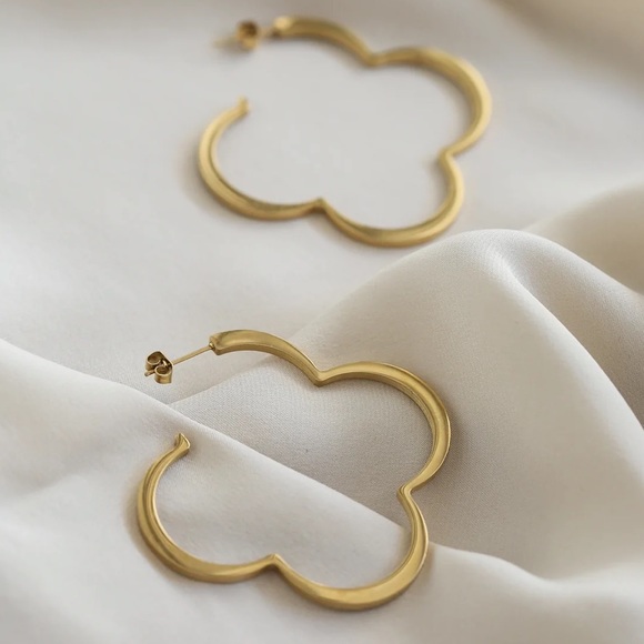 Clover earrings hoop earrings gold earrings - Picture 5 of 8